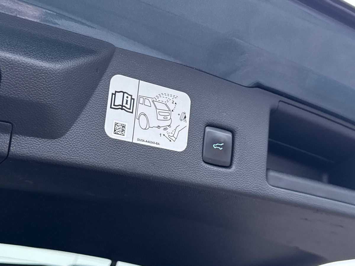 Billede af Ford Kuga 2,5 Plugin-hybrid ST-Line X CVT 225HK 5d Trinl. Gear