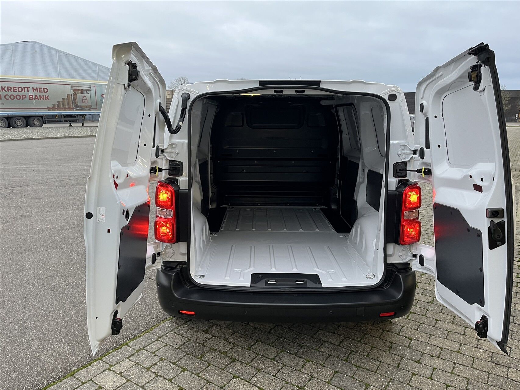 Billede af Citroën e-Jumpy L2 EL Baseline 136HK Van Aut.