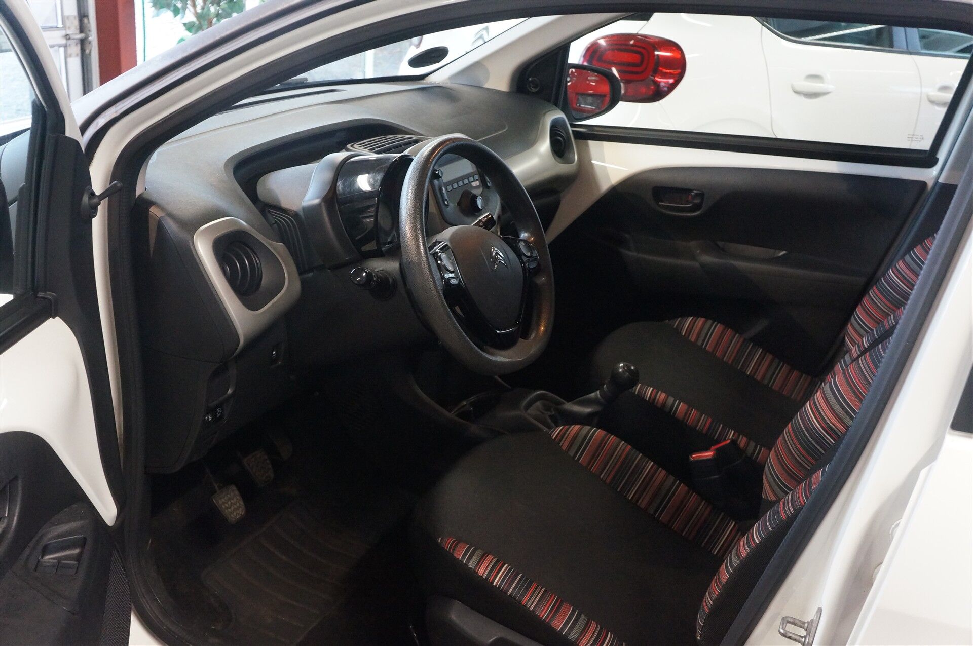 Billede af Citroën C1 1,0 VTi Scoop start/stop 68HK 5d