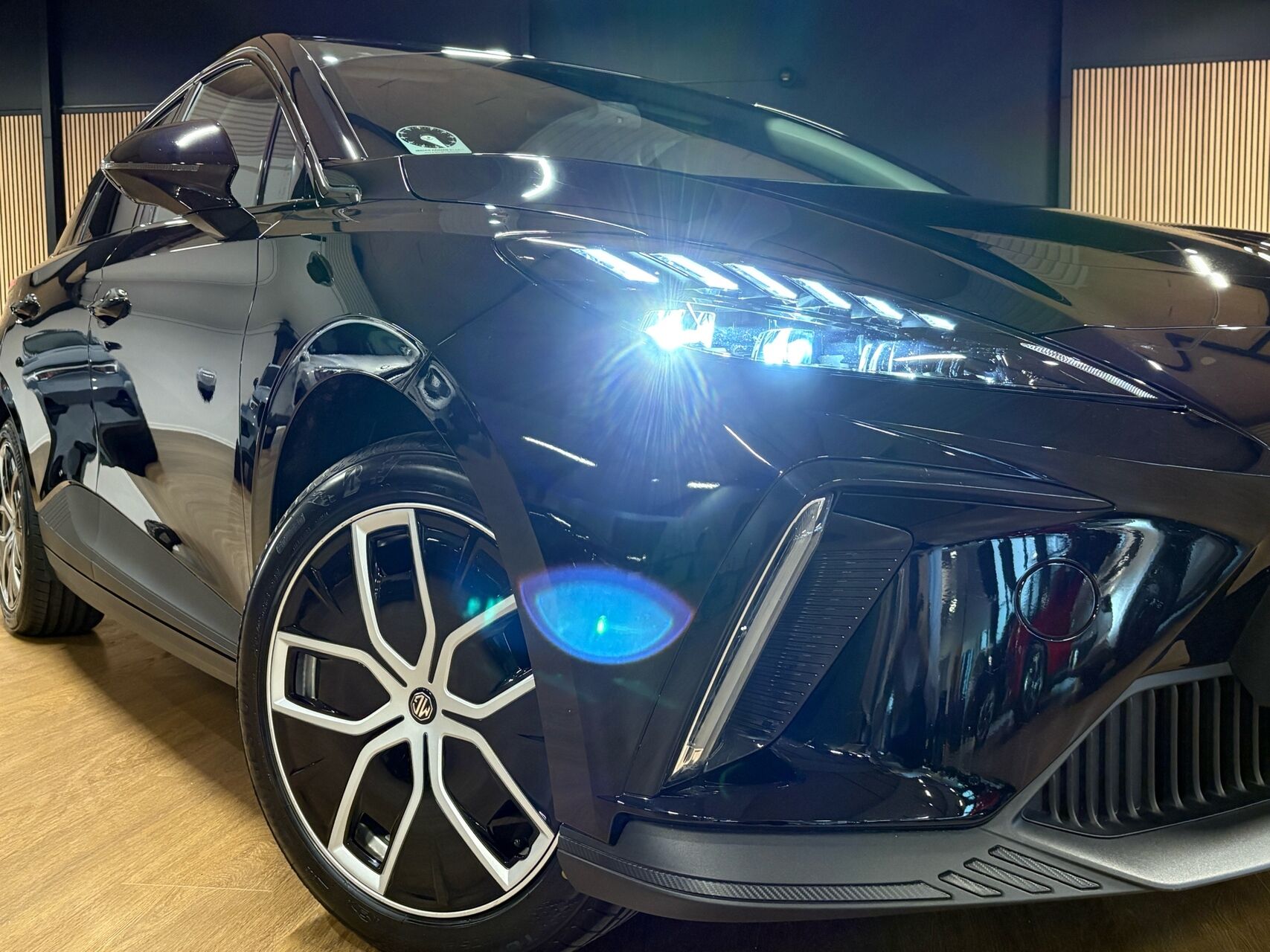 Billede af MG MG4 Electric EL Luxury Long Range 204HK 5d Aut.