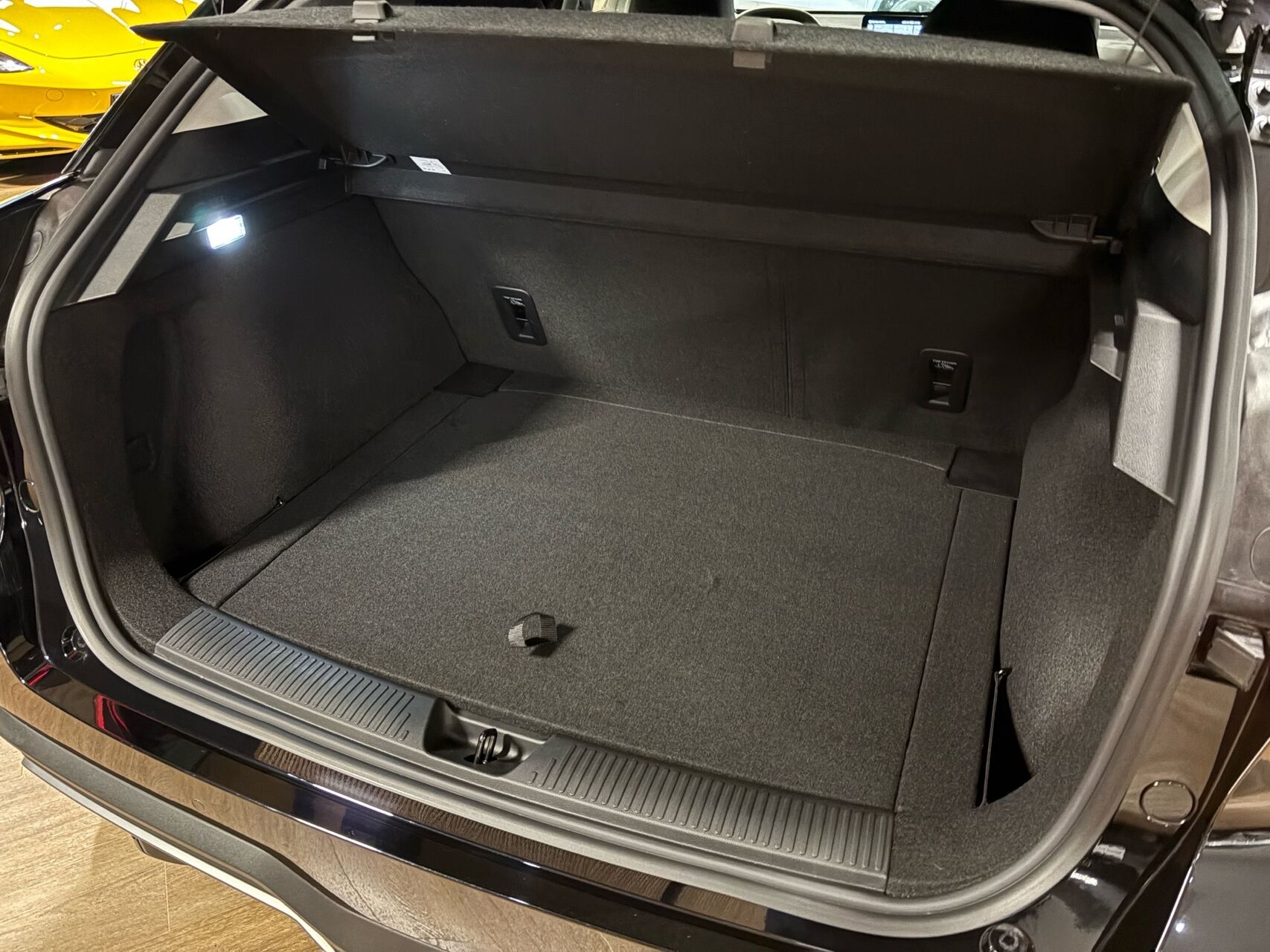 Billede af MG MG4 Electric EL Luxury Long Range 204HK 5d Aut.