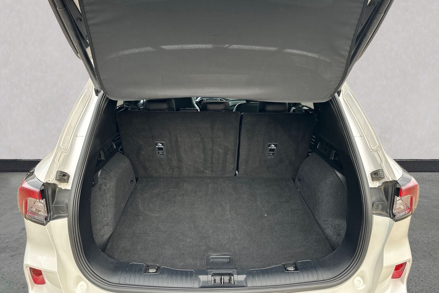 Billede af Ford Kuga 2,5 Plugin-hybrid ST-Line X CVT 225HK 5d Trinl. Gear