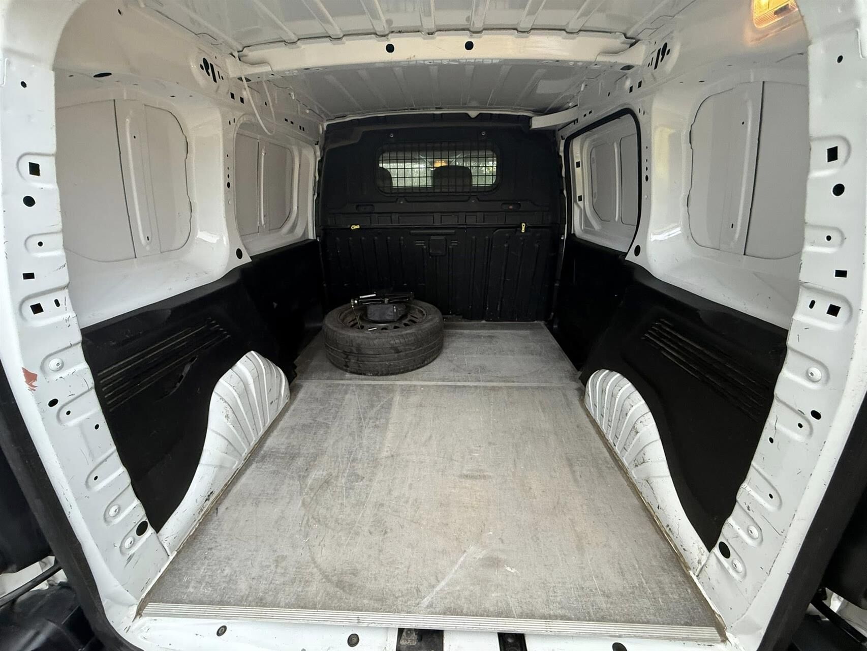 Billede af Peugeot Partner L1 V2 1,5 BlueHDi Ultimate Launch 100HK Van