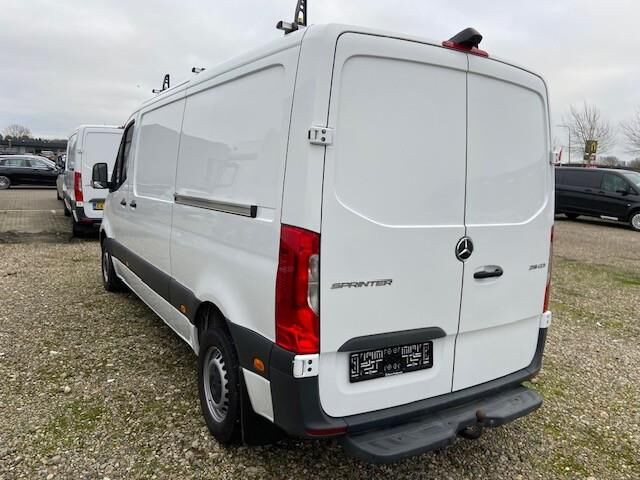 Billede af Mercedes-Benz Sprinter 215 2,0 CDI A2 H2 150HK Van 9g Aut.