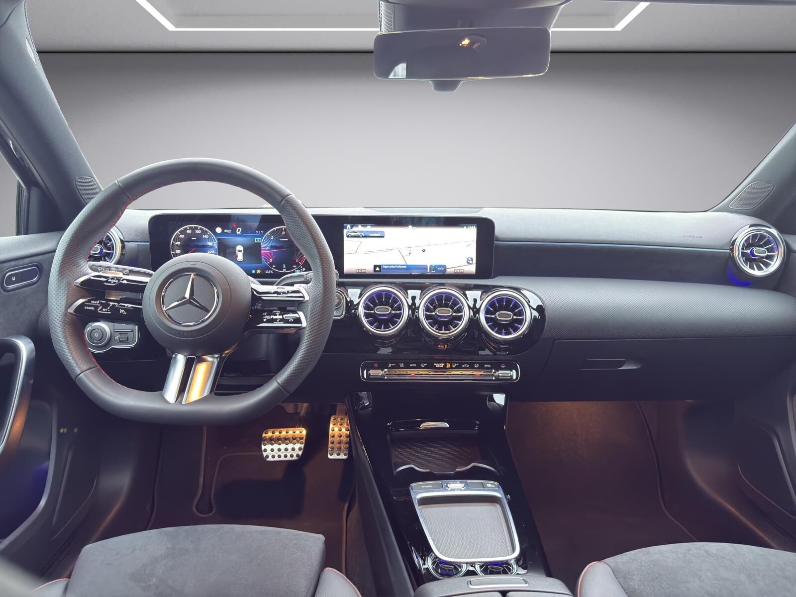 Billede af Mercedes-Benz A220 d 2,0 D 8G-DCT 190HK 5d 8g Aut.