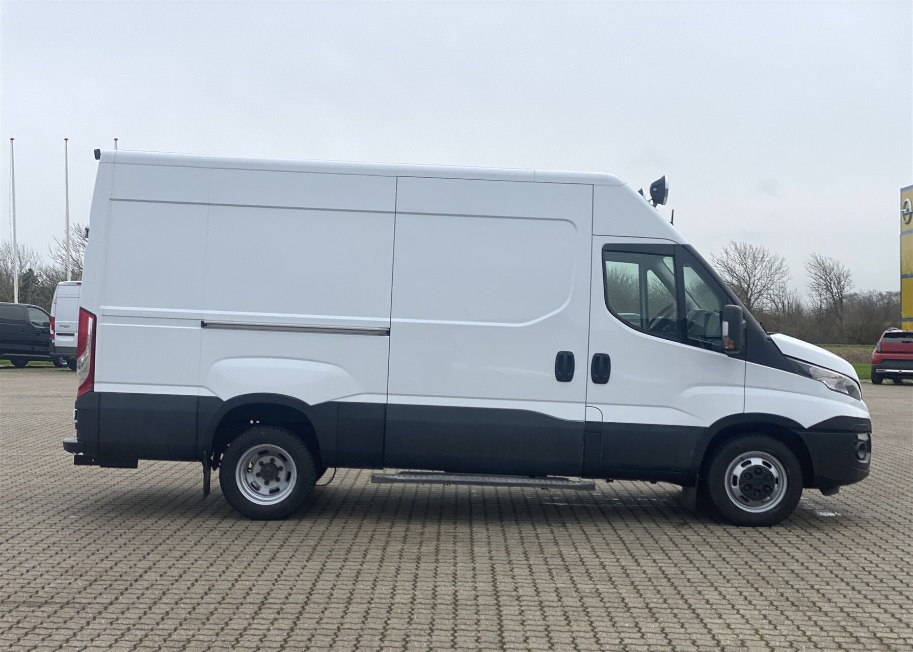 Billede af Iveco Daily 35C18 12m3 3,0 D 180HK Van 8g Aut.