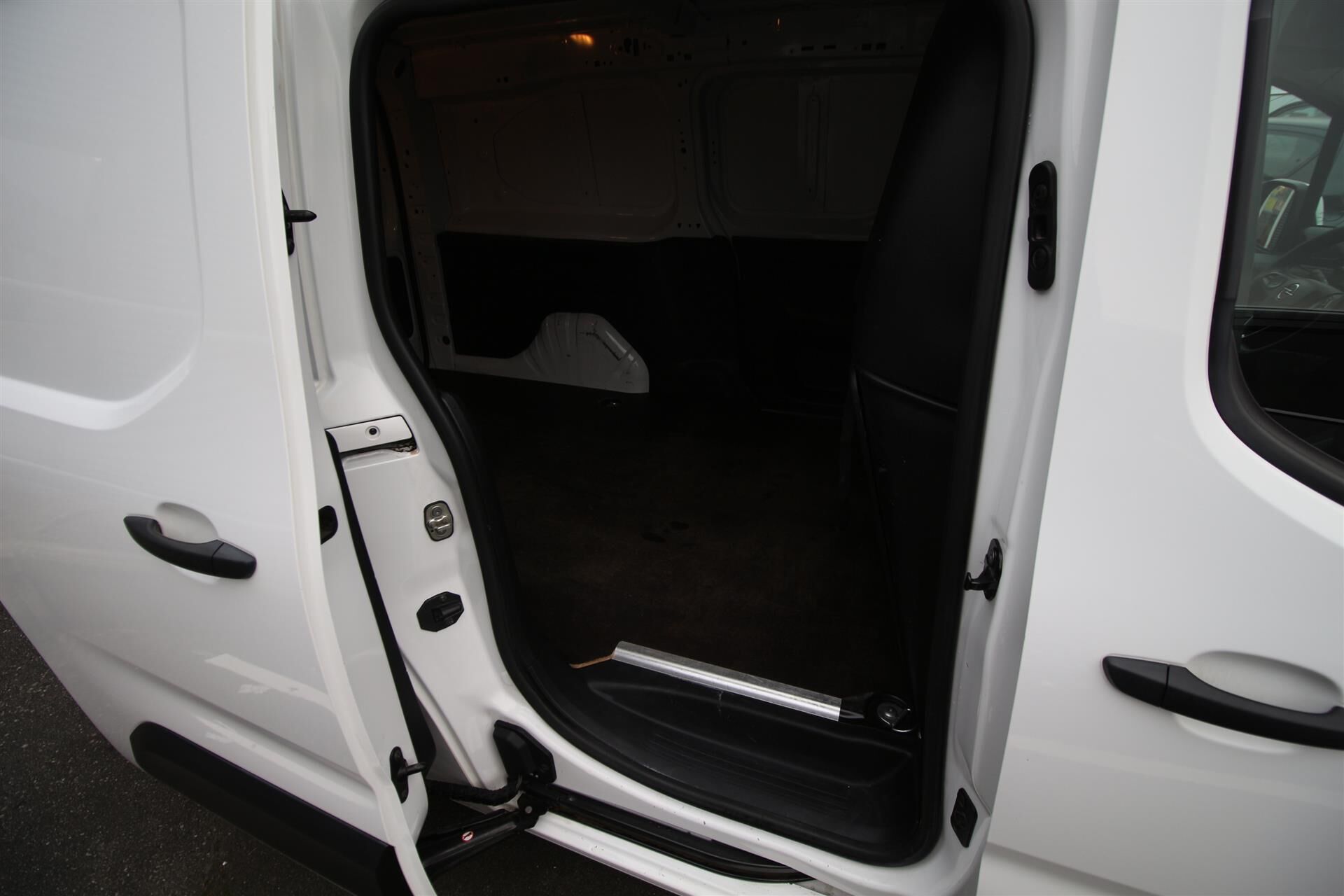 Billede af Opel Combo L2V2 1,5 D Enjoy 102HK Van