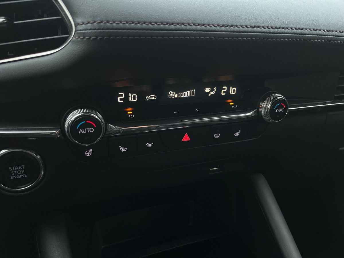 Billede af Mazda 3 2,0 Skyactiv-X  Mild hybrid Cosmo 180HK 5d 6g Aut.