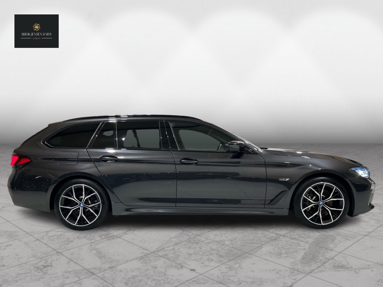 Billede af BMW 530e Touring 2,0 Plugin-hybrid M-Sport XDrive Steptronic 293HK Stc 8g Aut.