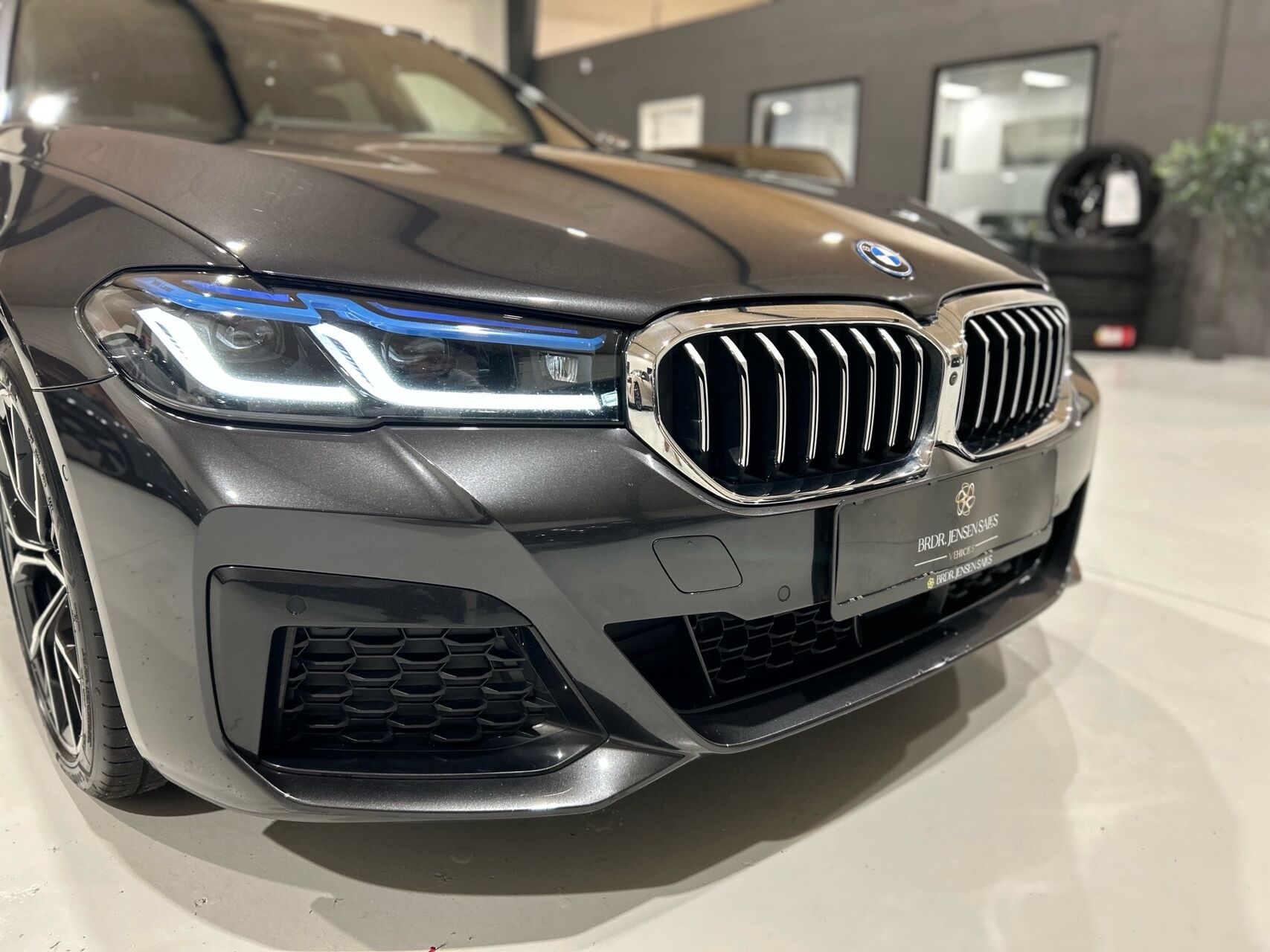 Billede af BMW 530e Touring 2,0 Plugin-hybrid M-Sport XDrive Steptronic 293HK Stc 8g Aut.