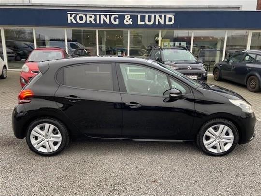 Peugeot 208 1,2 PureTech Signature Sky 82HK 5d