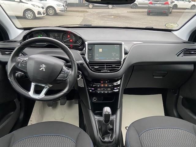 Billede af Peugeot 208 1,2 PureTech Signature Sky 82HK 5d