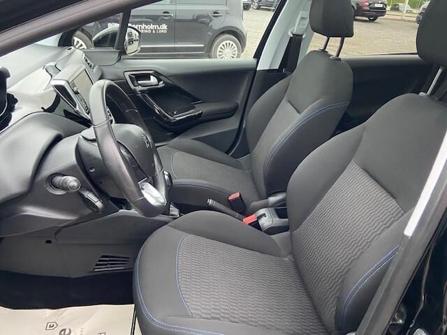 Billede af Peugeot 208 1,2 PureTech Signature Sky 82HK 5d