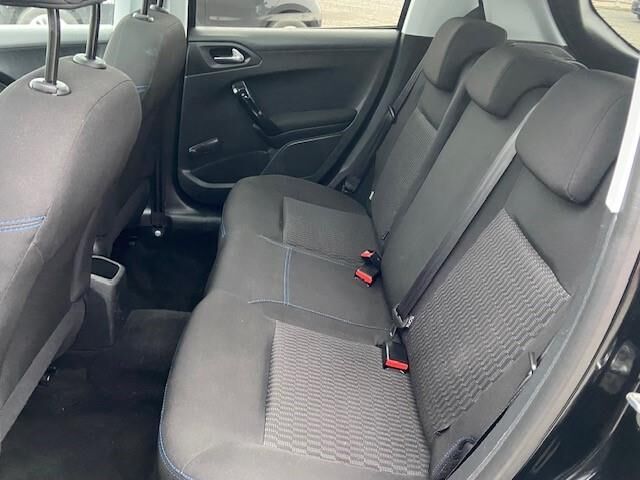 Billede af Peugeot 208 1,2 PureTech Signature Sky 82HK 5d