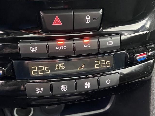 Billede af Peugeot 208 1,2 PureTech Signature Sky 82HK 5d