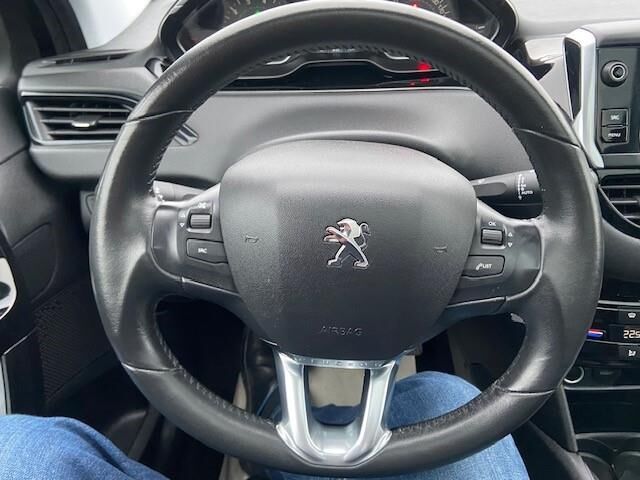 Billede af Peugeot 208 1,2 PureTech Signature Sky 82HK 5d