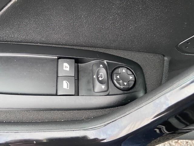 Billede af Peugeot 208 1,2 PureTech Signature Sky 82HK 5d