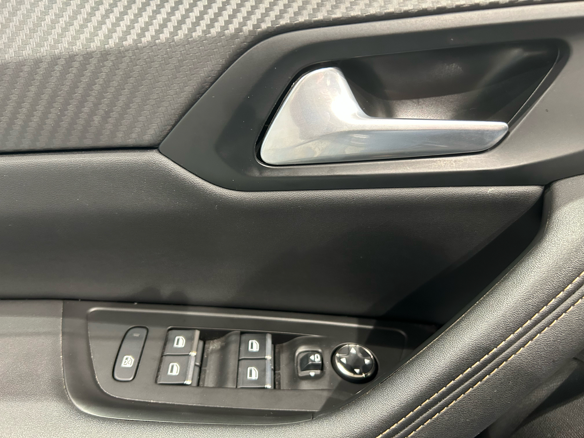 Billede af Peugeot 508 1,6 PureTech  Plugin-hybrid GT Sky EAT8 start/stop 225HK 8g Aut.