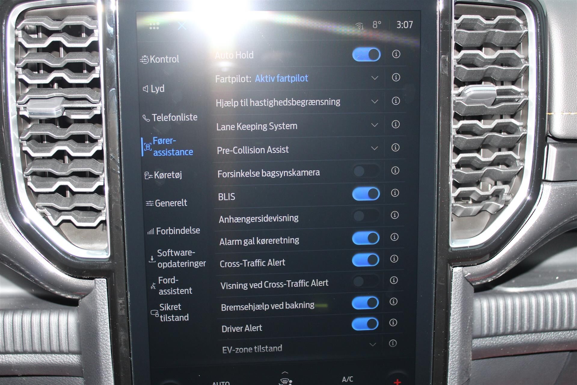 Billede af Ford Ranger Double Cab 2,3 EcoBoost Hybrid Wildtrak e-4WD 281HK Pick-Up 10g Aut.