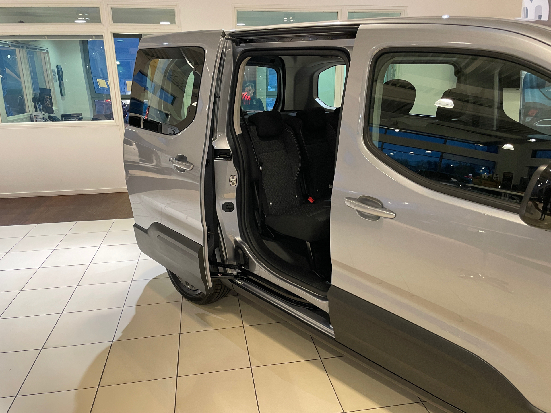 Billede af Peugeot e-Rifter L1 EL Allure 156HK Aut.