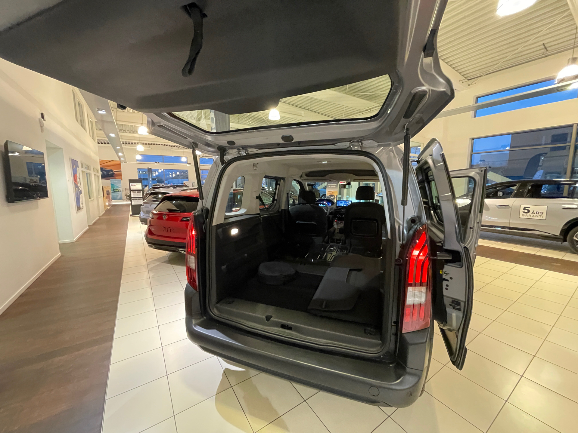 Billede af Peugeot e-Rifter L1 EL Allure 156HK Aut.