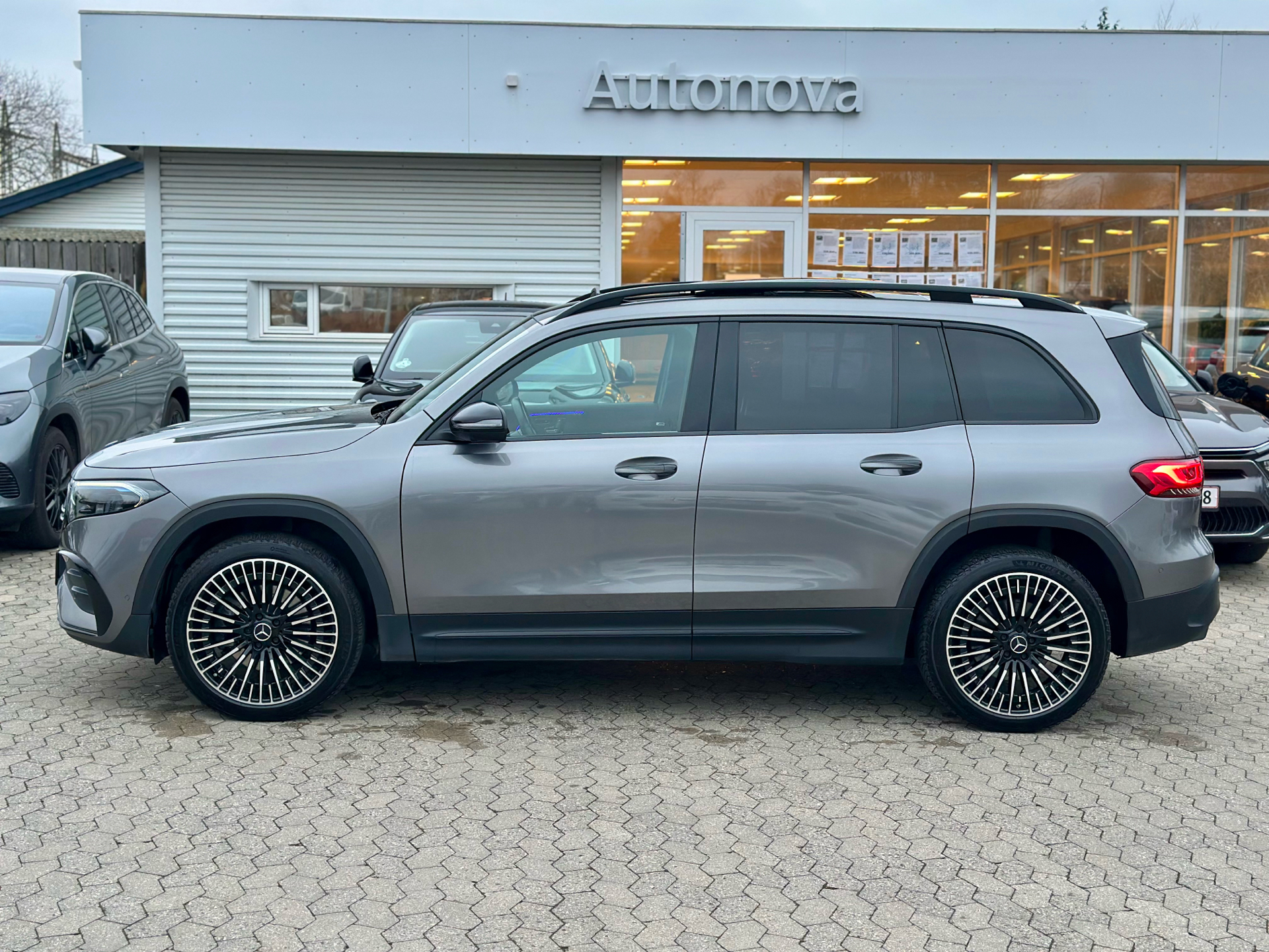 Billede af Mercedes-Benz EQB 350 7 pers. EL AMG Premium Plus 4Matic 292HK 5d Aut. 