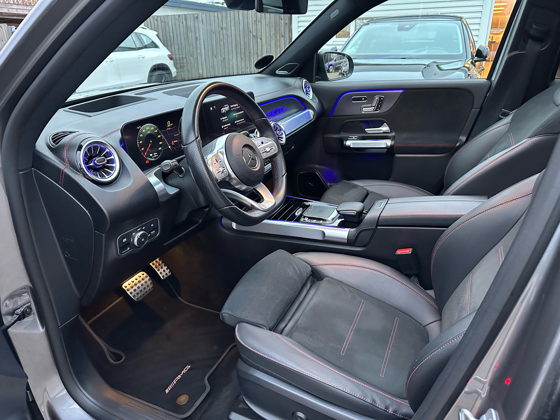 Billede af Mercedes-Benz EQB 350 7 pers. EL AMG Premium Plus 4Matic 292HK 5d Aut. 