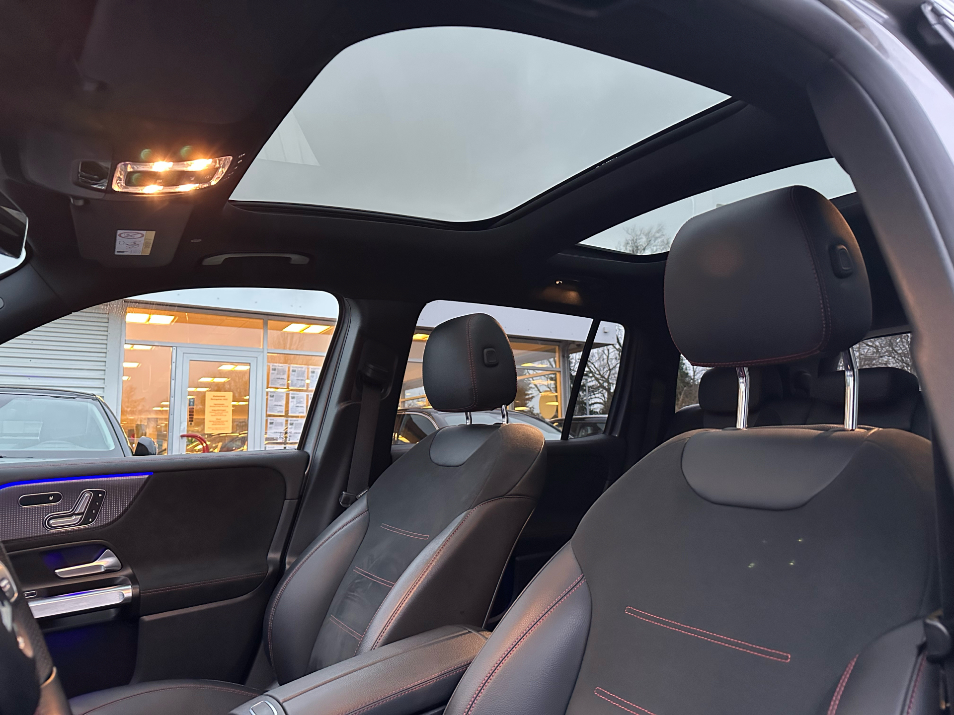 Billede af Mercedes-Benz EQB 350 7 pers. EL AMG Premium Plus 4Matic 292HK 5d Aut. 