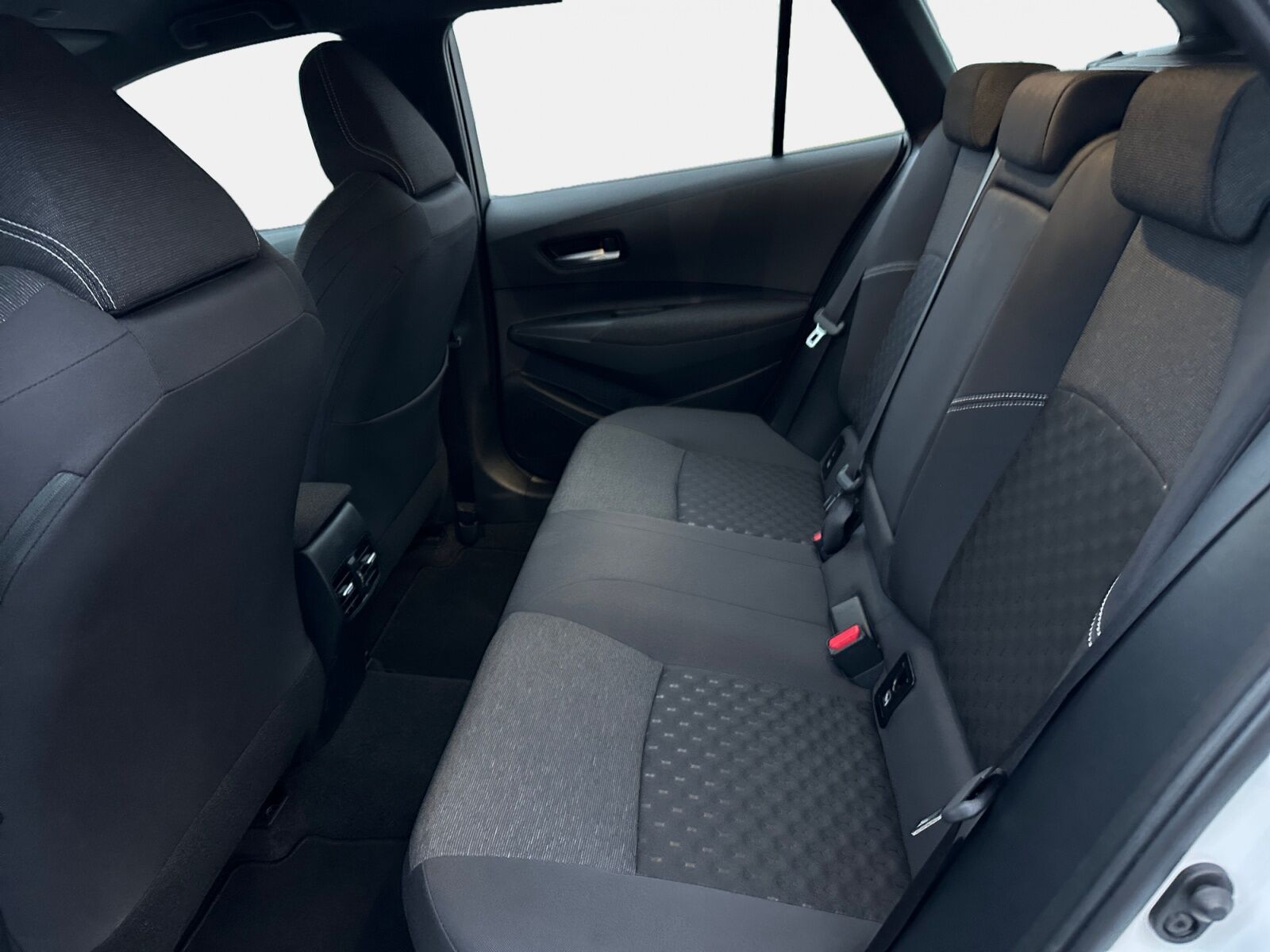 Billede af Toyota Corolla Touring Sports 1,8 Hybrid Active Safety Pack E-CVT 140HK Stc Trinl. Gear