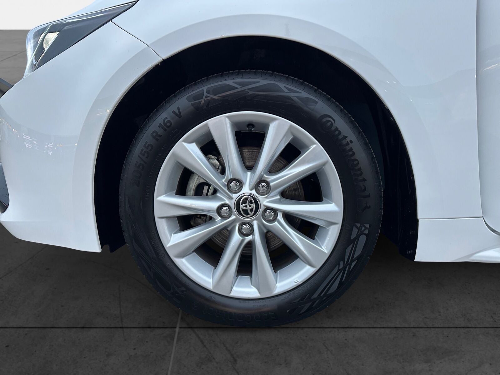 Billede af Toyota Corolla Touring Sports 1,8 Hybrid Active Safety Pack E-CVT 140HK Stc Trinl. Gear