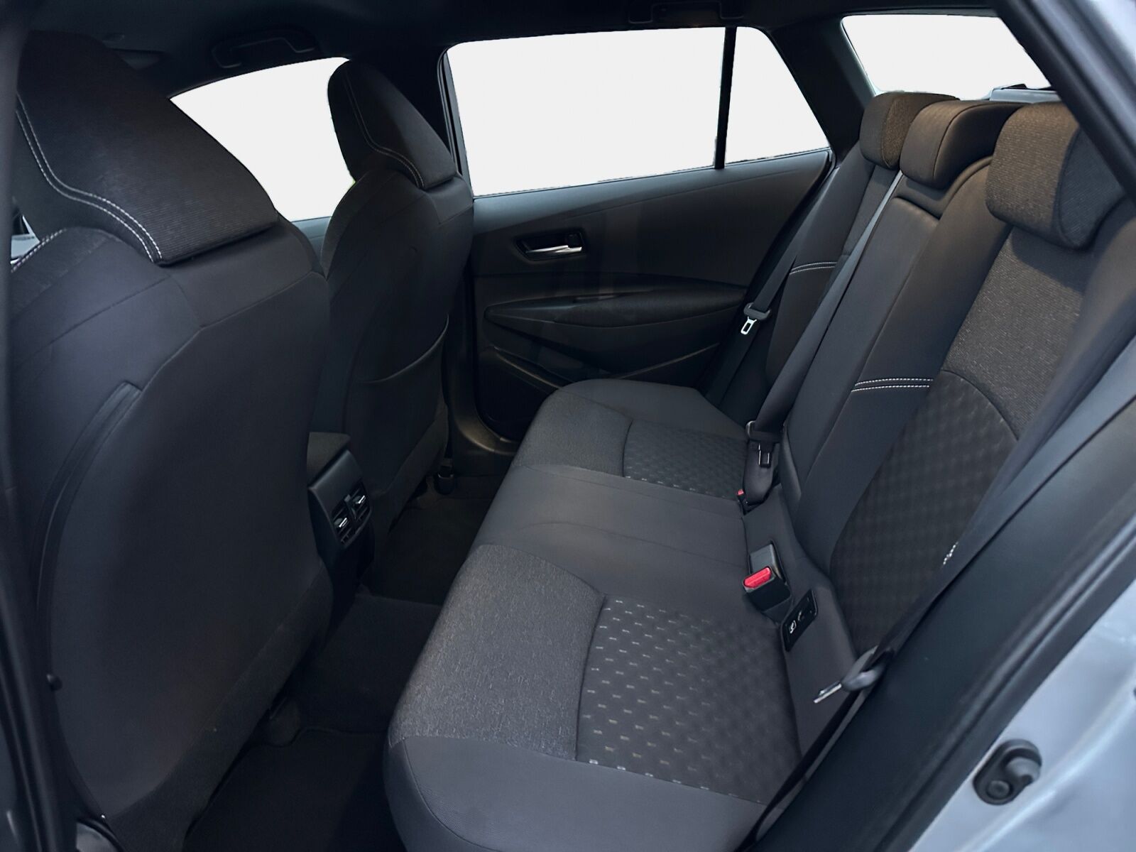 Billede af Toyota Corolla Touring Sports 1,8 Hybrid Active Comfort Pack E-CVT 140HK Stc Trinl. Gear