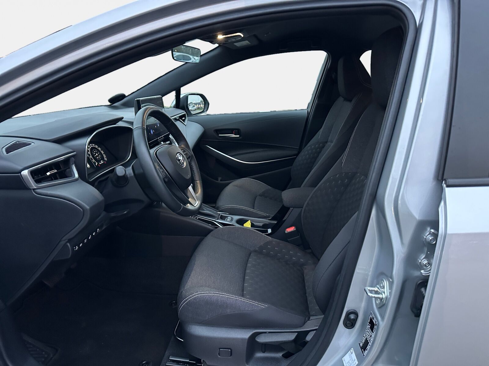 Billede af Toyota Corolla Touring Sports 1,8 Hybrid Active Comfort Pack E-CVT 140HK Stc Trinl. Gear