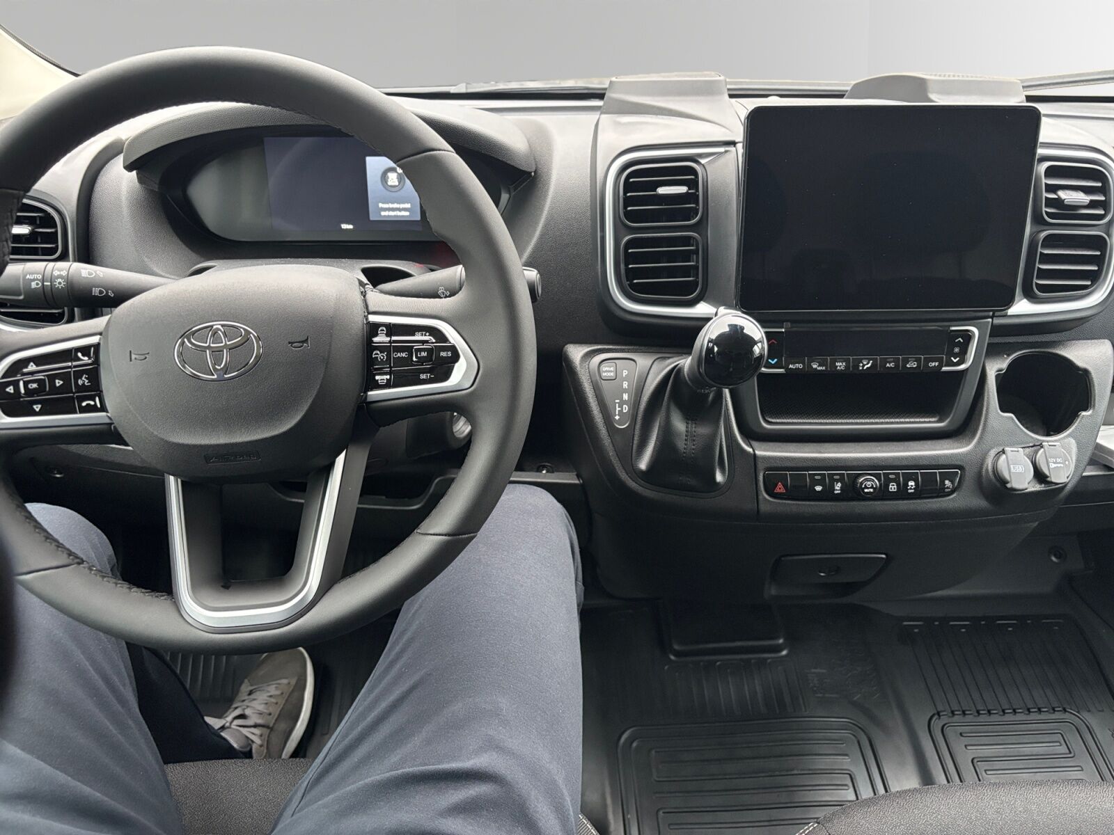 Billede af Toyota Proace Max 2.2D 180hk Long/To skydedøre m. højt tag Heavy aut.gear Comfort Master