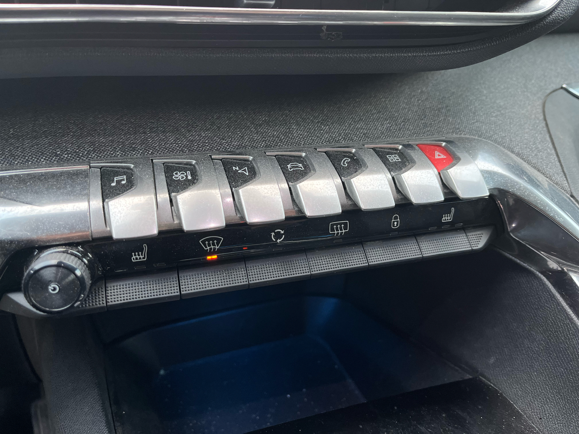 Billede af Peugeot 3008 1,5 BlueHDi Allure LTD EAT8 130HK 5d 8g Aut.