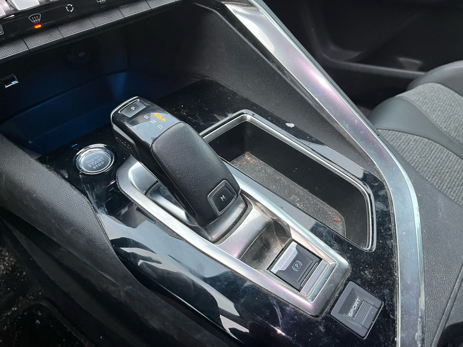 Billede af Peugeot 3008 1,5 BlueHDi Allure LTD EAT8 130HK 5d 8g Aut.