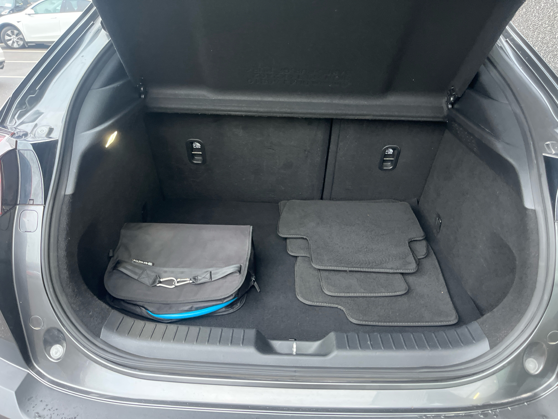 Billede af Mazda MX-30 e-Skyactiv Cosmo 145HK 5d Aut.