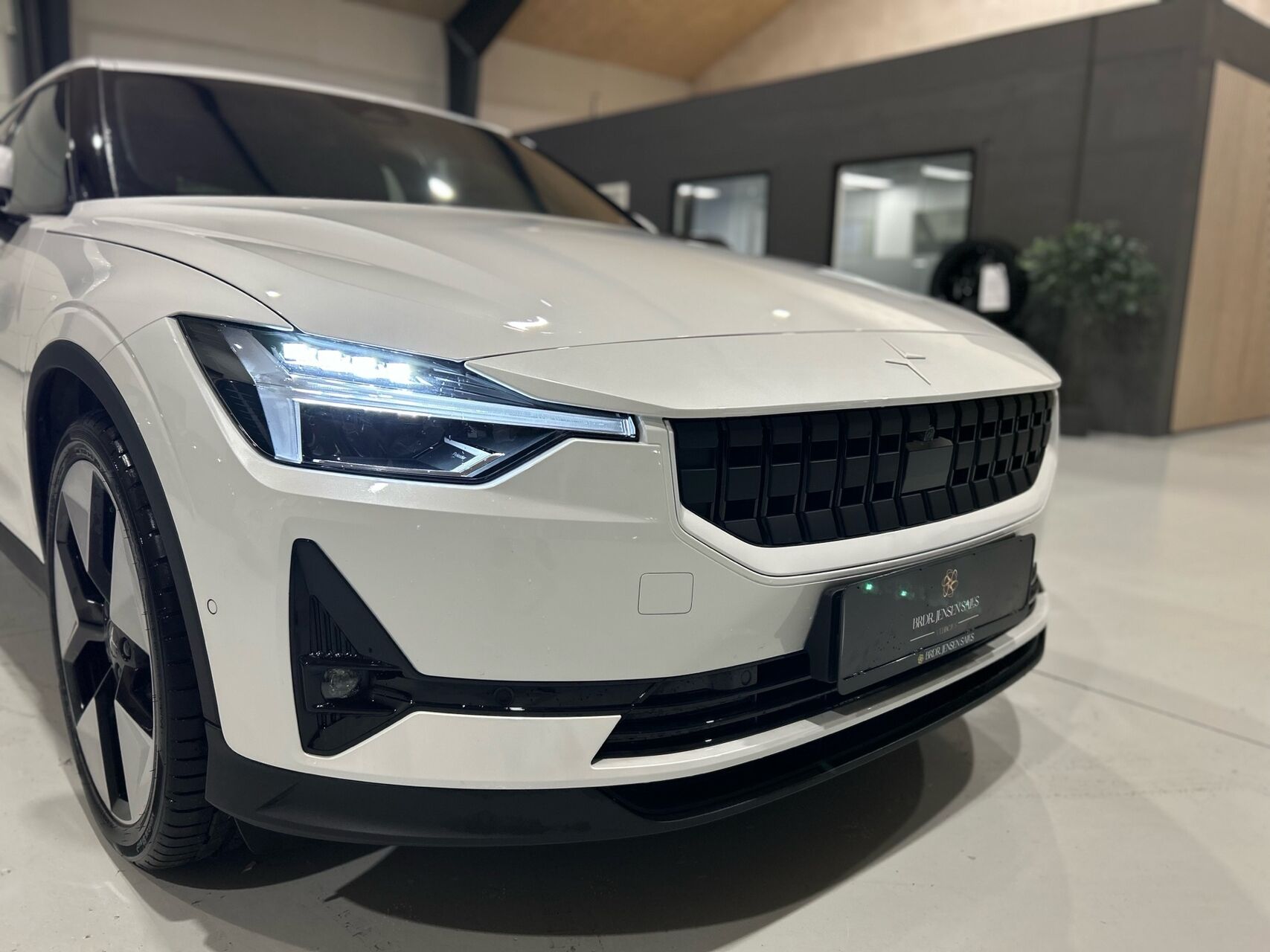 Billede af Polestar 2 EL Long range Single motor 231HK 5d Aut.
