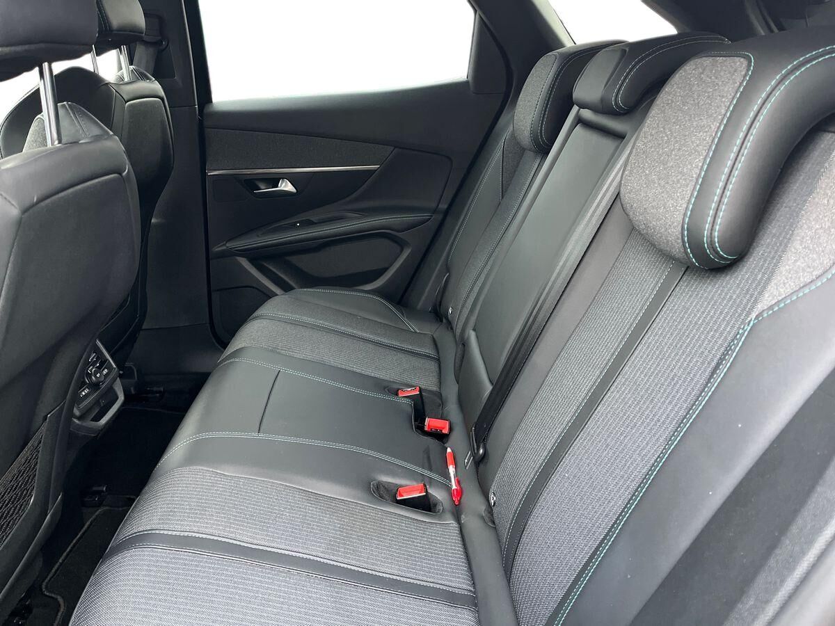 Billede af Peugeot 3008 1,6 PureTech  Plugin-hybrid Allure Pack EAT8 225HK 5d 8g Aut.