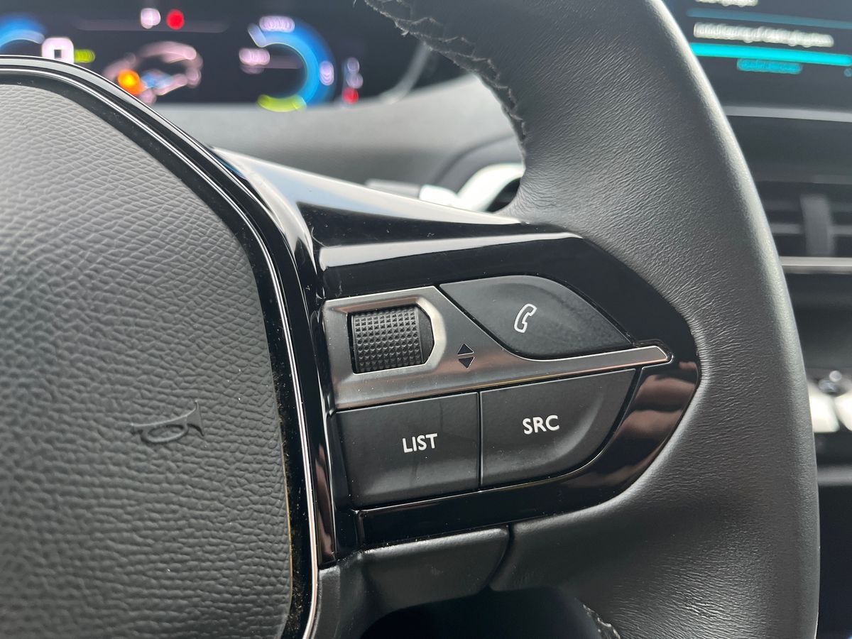 Billede af Peugeot 3008 1,6 PureTech  Plugin-hybrid Allure Pack EAT8 225HK 5d 8g Aut.