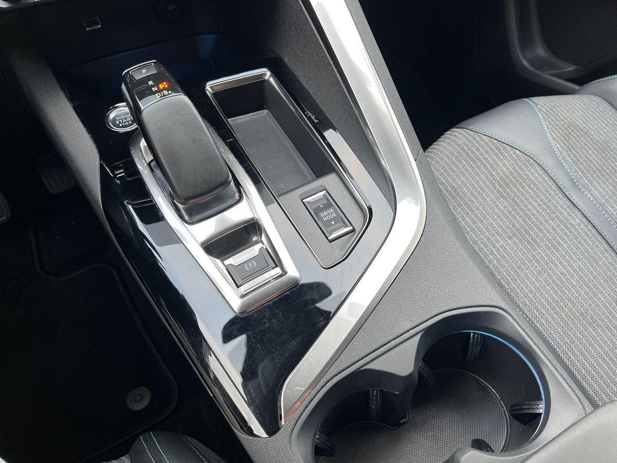 Billede af Peugeot 3008 1,6 PureTech  Plugin-hybrid Allure Pack EAT8 225HK 5d 8g Aut.