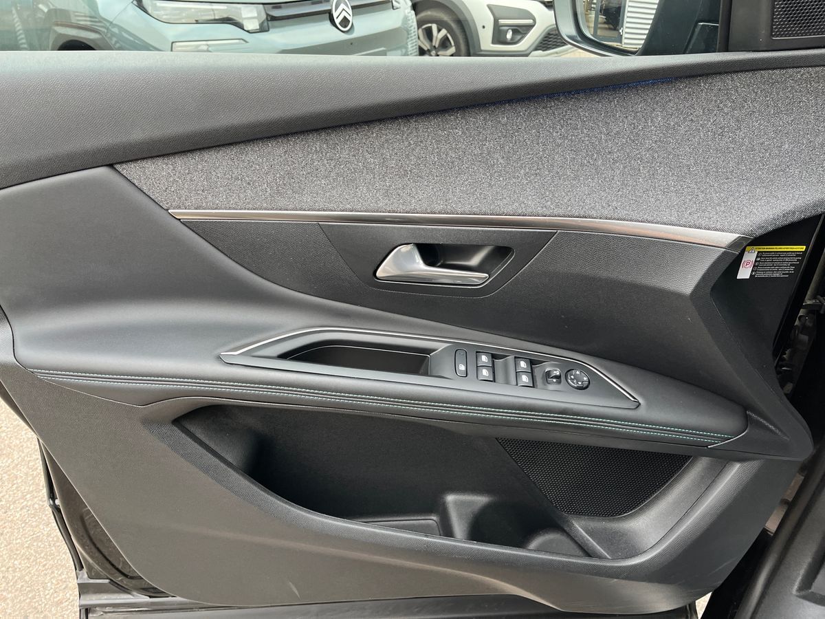 Billede af Peugeot 3008 1,6 PureTech  Plugin-hybrid Allure Pack EAT8 225HK 5d 8g Aut.