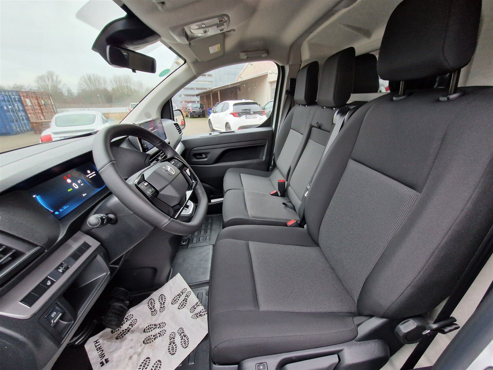 Billede af Toyota Proace 75 kWh (136hk) Long/To skydedør aut. gear Comfort Master