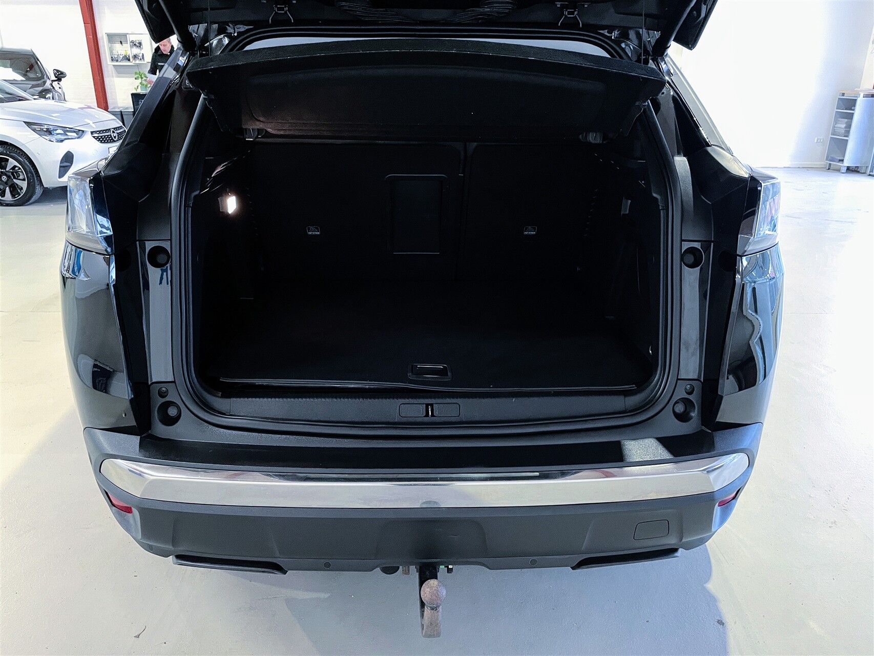 Billede af Peugeot 3008 1,6 PureTech  Plugin-hybrid Allure Pack LTD EAT8 225HK 5d 8g Aut.