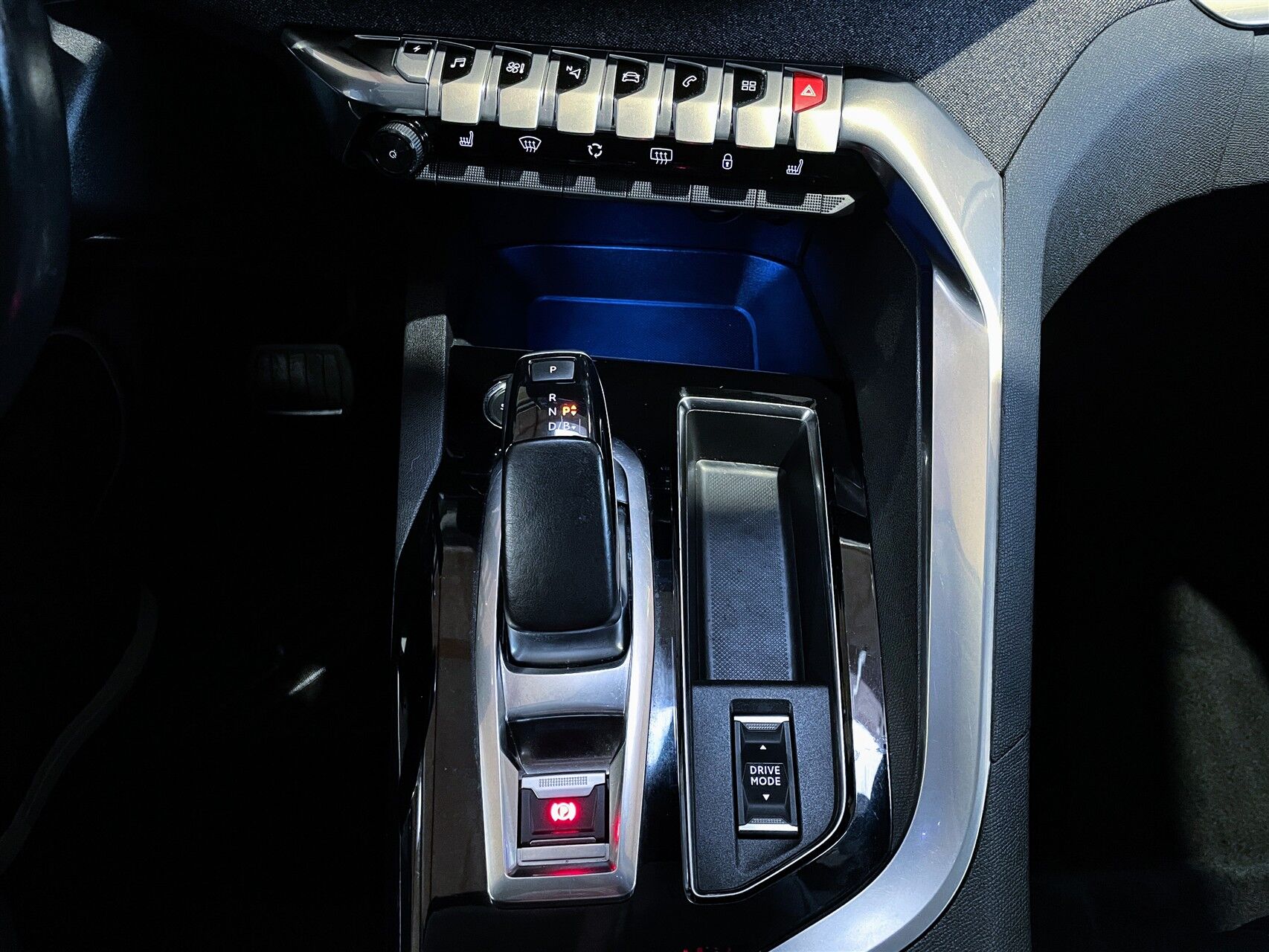 Billede af Peugeot 3008 1,6 PureTech  Plugin-hybrid Allure Pack LTD EAT8 225HK 5d 8g Aut.