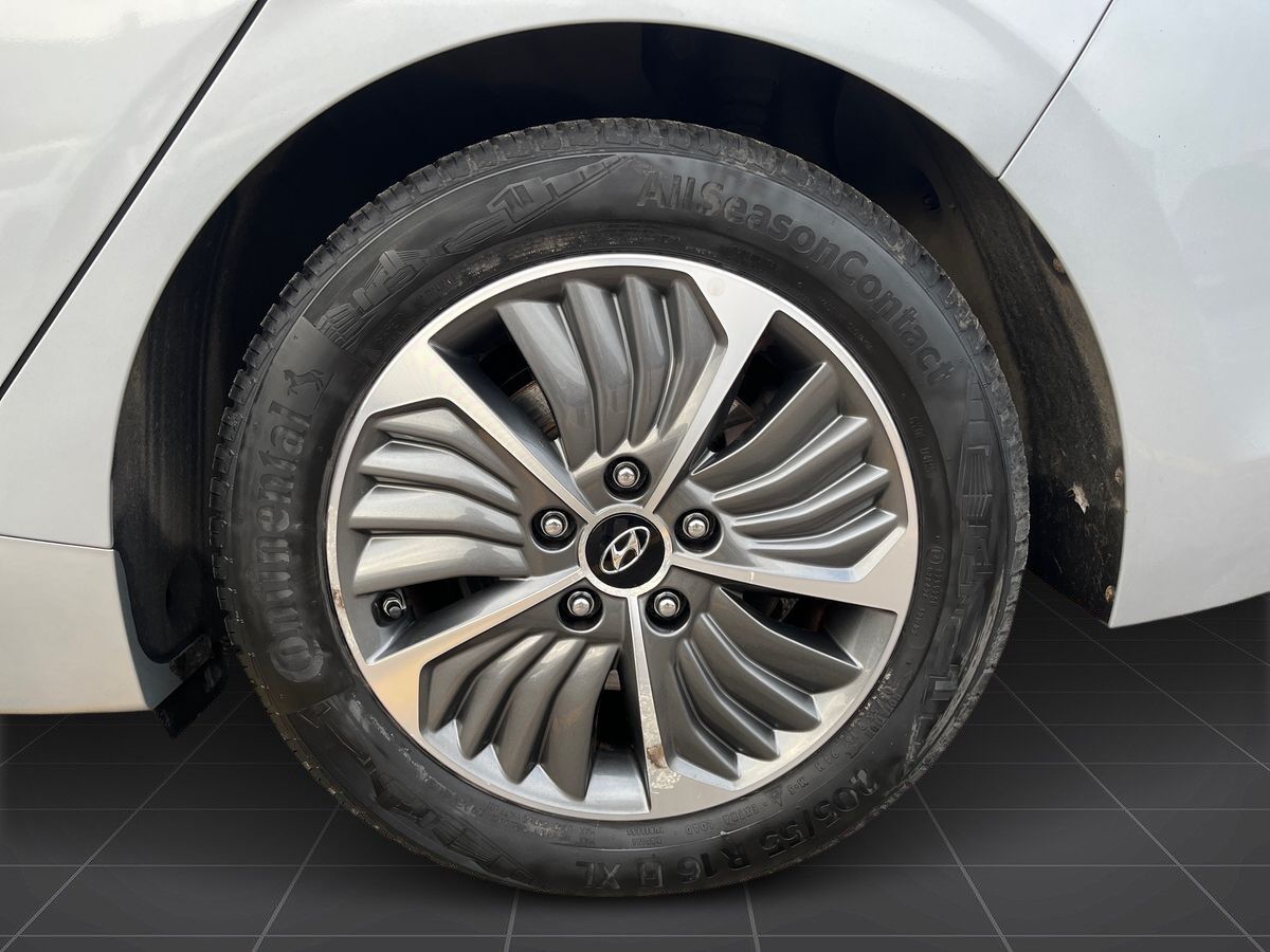 Billede af Hyundai Ioniq 1,6 GDI  Plugin-hybrid Premium plug-in 141HK 5d 6g Aut.