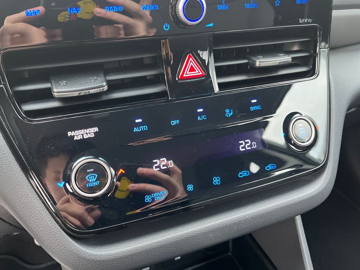 Billede af Hyundai Ioniq 1,6 GDI  Plugin-hybrid Premium plug-in 141HK 5d 6g Aut.