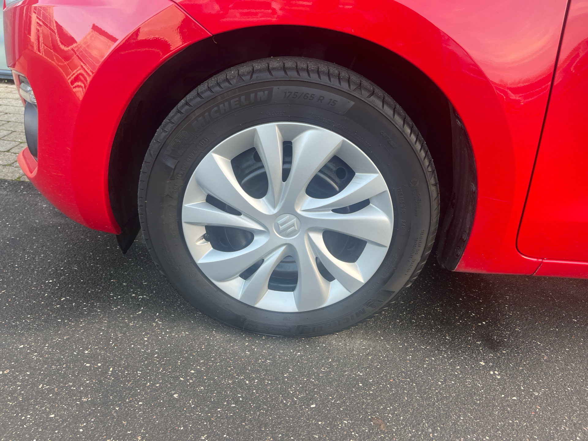 Billede af Suzuki Swift 1,2 Dualjet Club AEB 90HK 5d