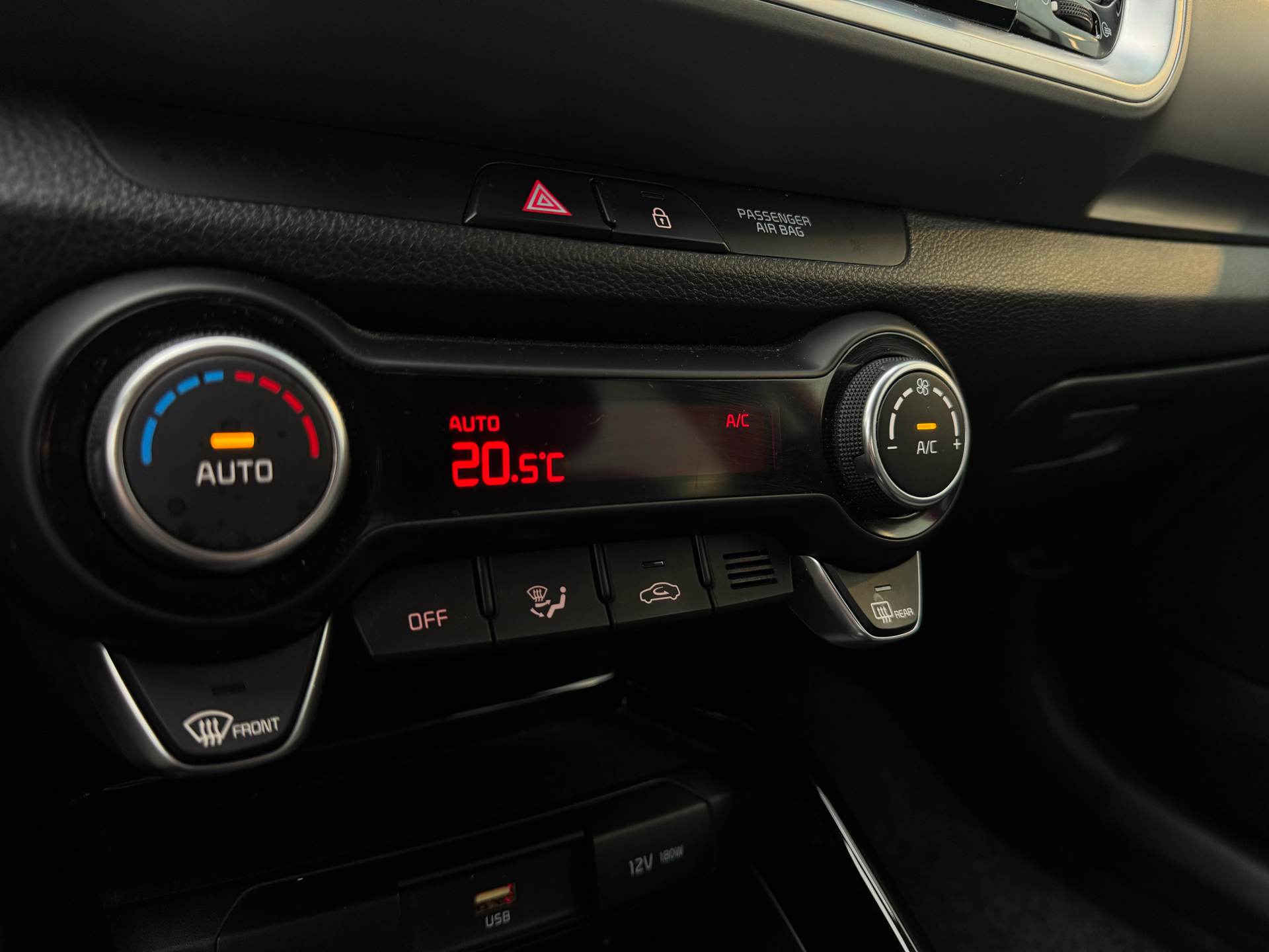 Billede af Kia Stonic 1,0 T-GDI  Mild hybrid Prestige m/Upgrade 100HK 5d 6g