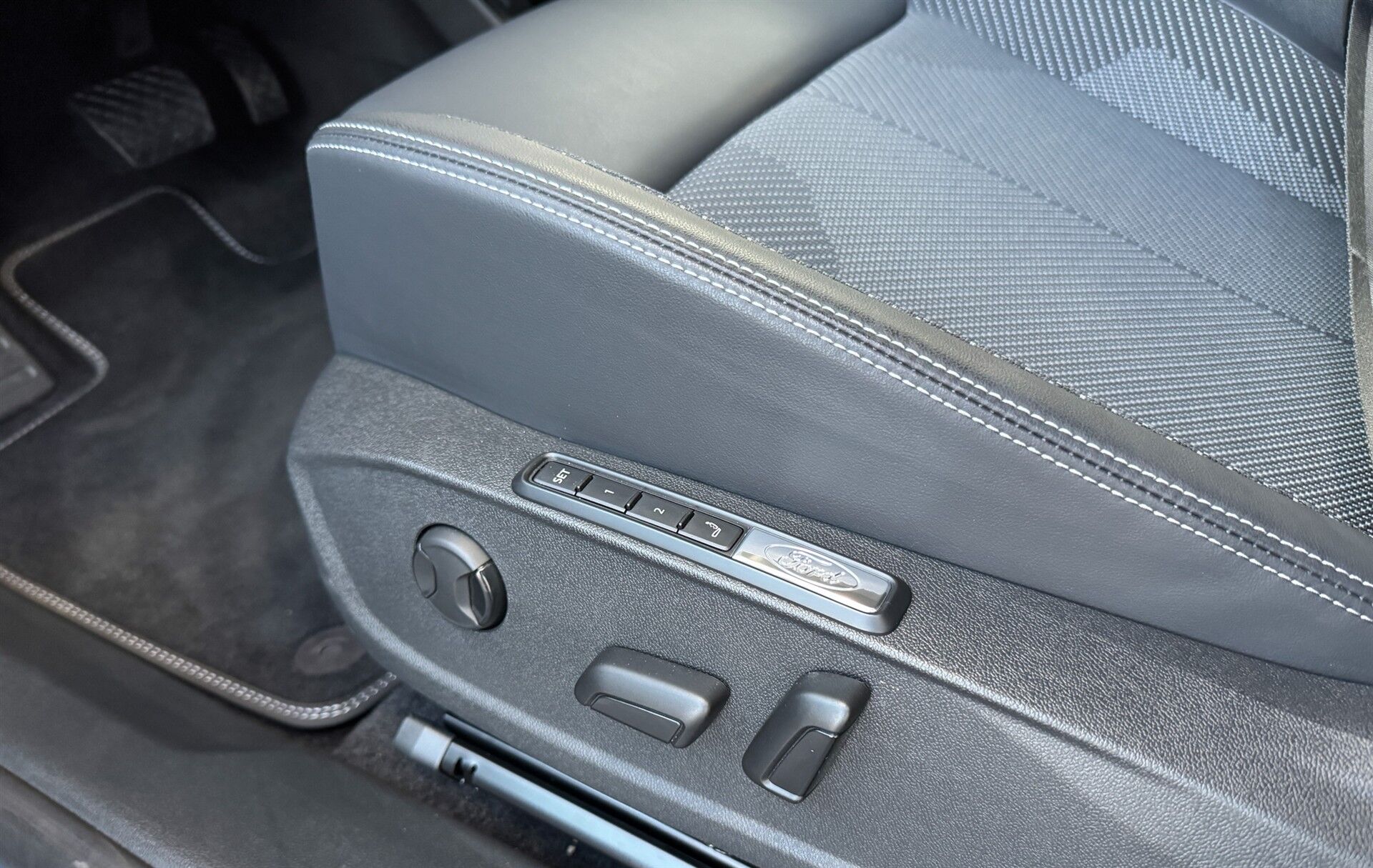 Billede af Ford Explorer EL UR Select RWD 286HK 5d Aut.