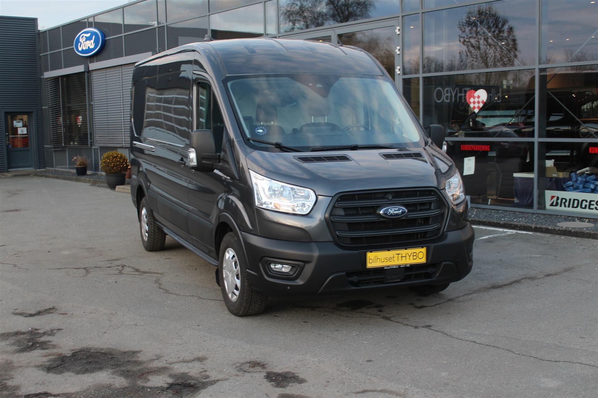 Billede af Ford Transit 350 L3H2 2,0 TDCi Trend 170HK Van 6g Aut.